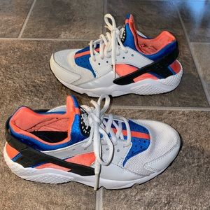 Nike huarache shoes